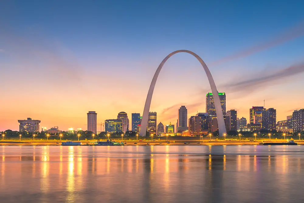 St. Louis, Missouri, USA downtown cityscape on the river